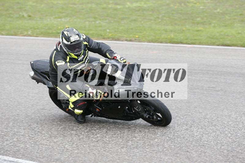 /Archiv-2025/53 16.09.2025 Track Day Domi Aegerter ADR/Gruppe gelb/110